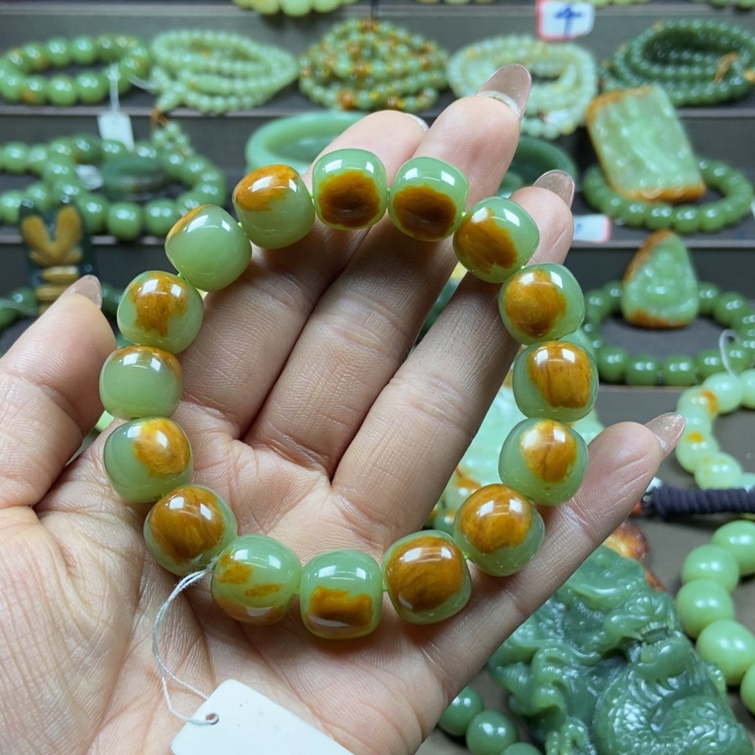 透闪石质玉手链未镶嵌江**丞