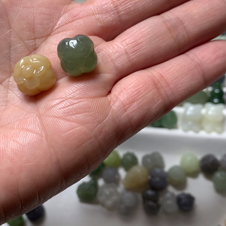 和田玉（糖玉）未镶嵌珠宝奇石