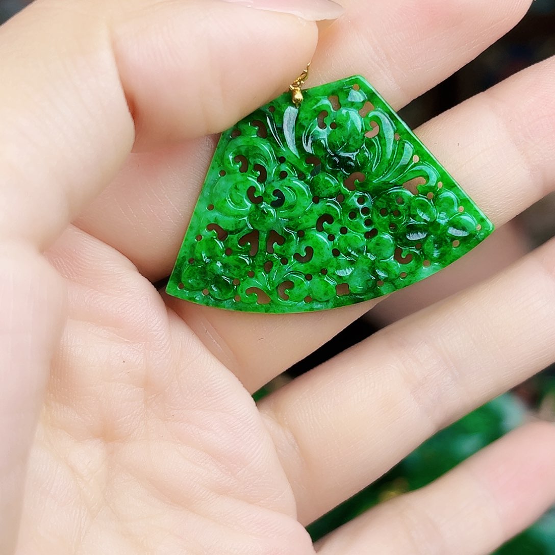 翡翠18K金镶嵌颈饰多样性