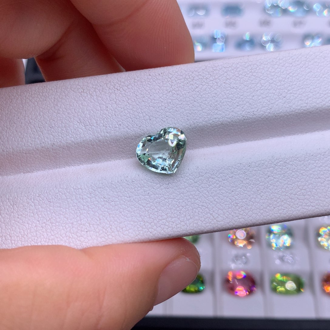 碧玺珠宝半成品未镶嵌2.63克拉