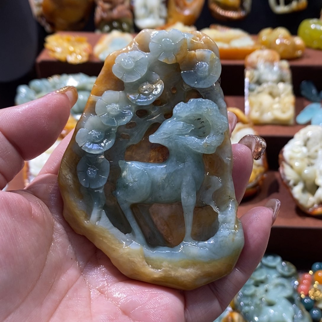 蛇纹石玉颈饰未镶嵌