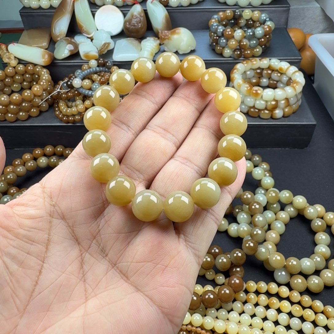 看***生和田玉未镶嵌手链