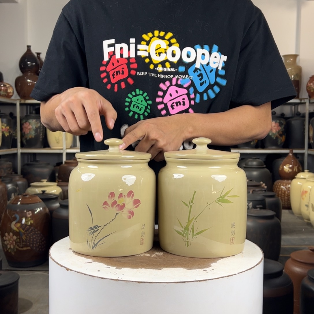 一对357克醒茶罐白泥阴刻阳填