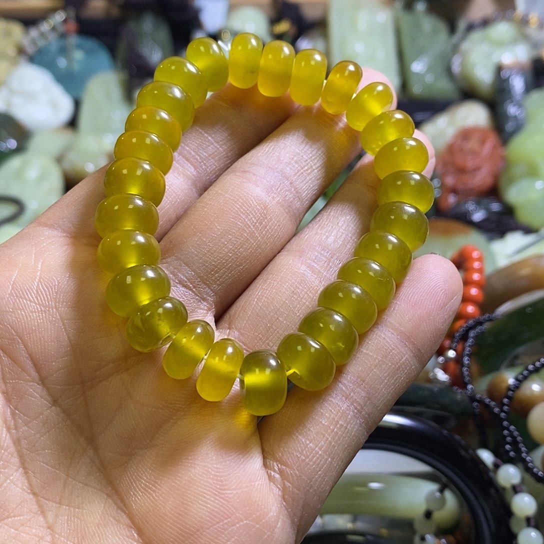 岫玉未镶嵌手链一个