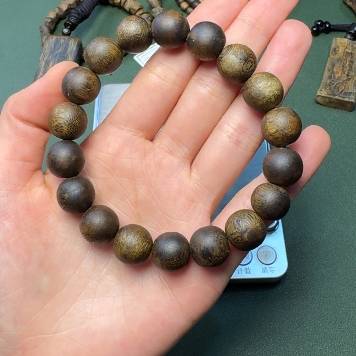 沉香手串海南莺歌绿树心油老料13.6克