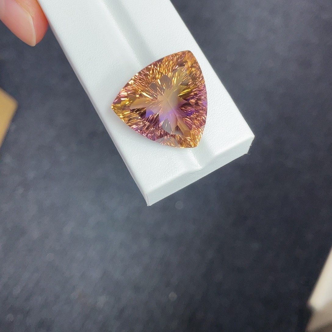 紫晶裸石未镶嵌38.12ct紫黄晶