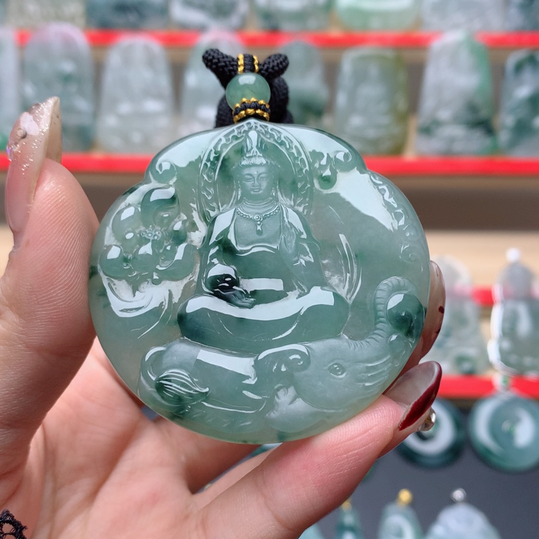 翡翠颈饰未镶嵌普贤菩萨