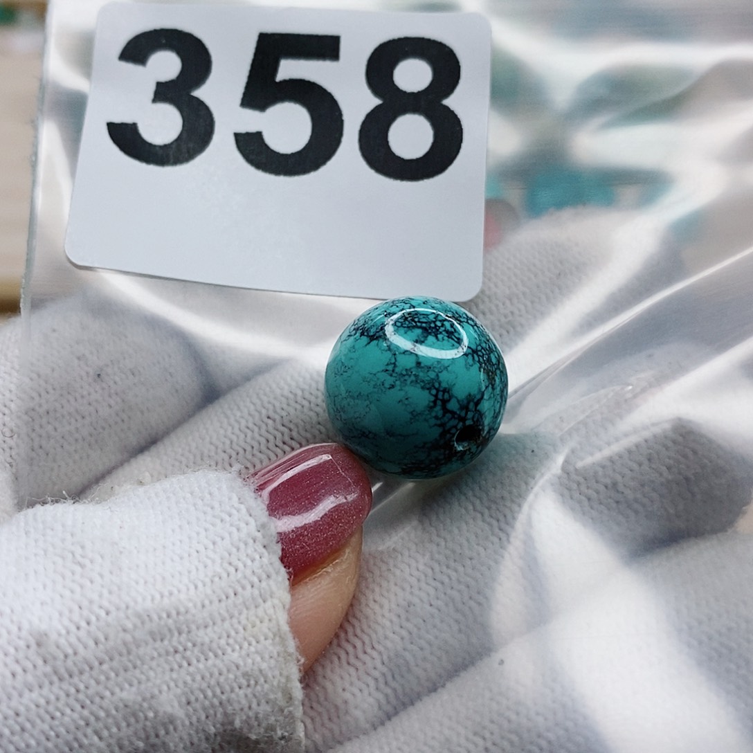 绿松石颈饰未镶嵌