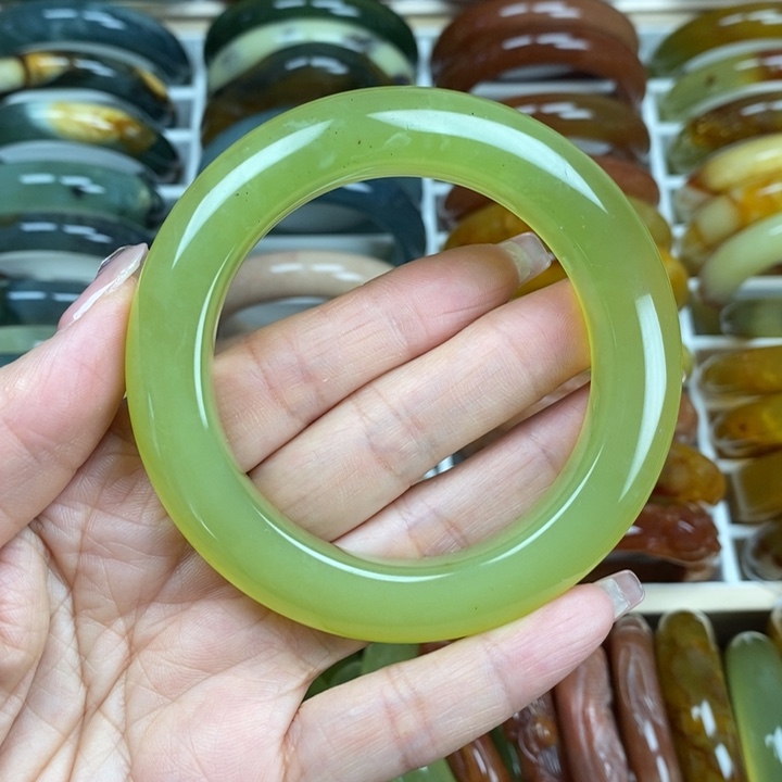 蛇纹石玉手镯未镶嵌58