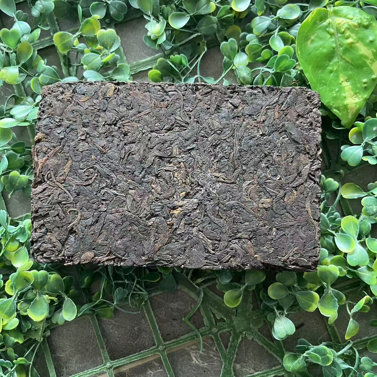 雨腾妹夫  价Z连C“SP红票倚B"古树普洱茶200g/砖 生茶（7月24）