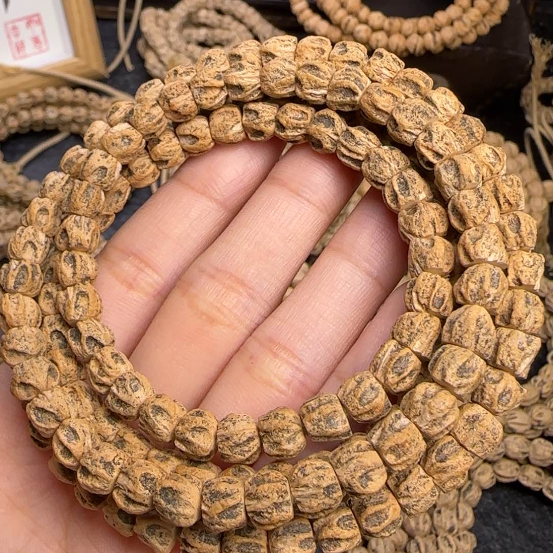 柏香籽/百香籽吊坠昂****店