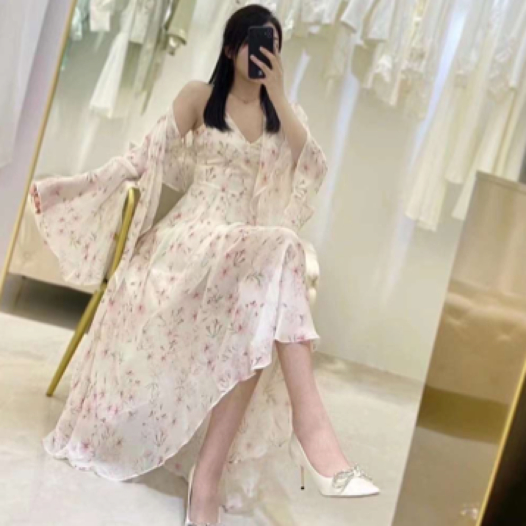 碎花吊带喇叭袖两件套真丝连衣裙