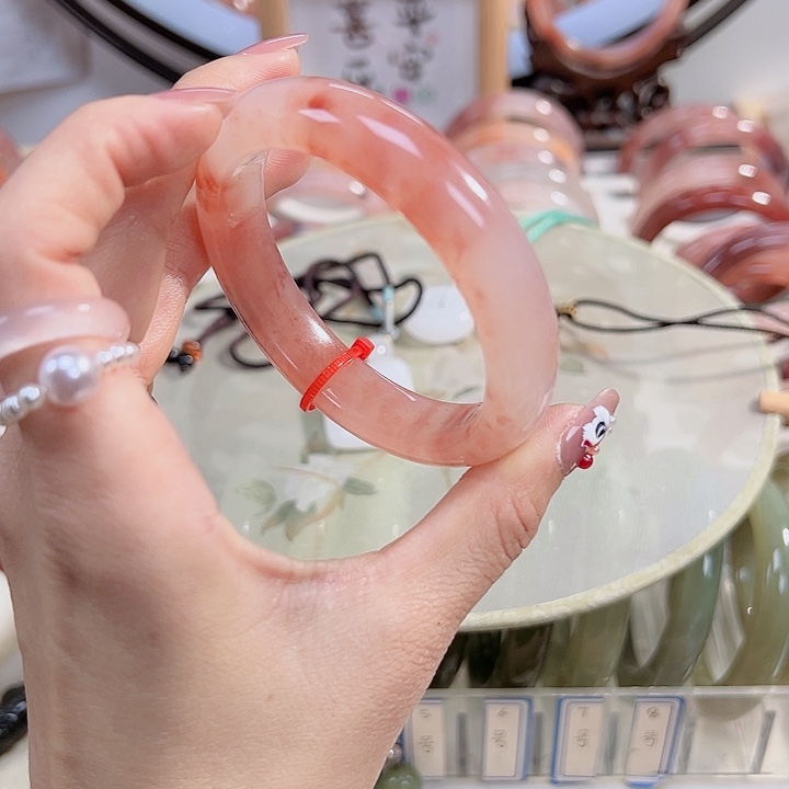 石英质玉手镯未镶嵌玻****泪