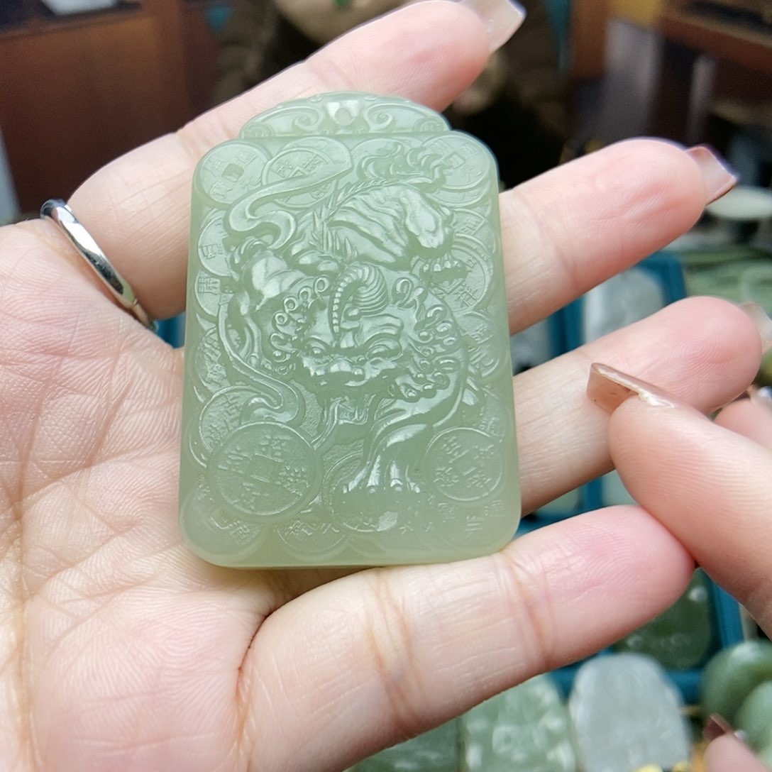 和田玉颈饰未镶嵌只**此