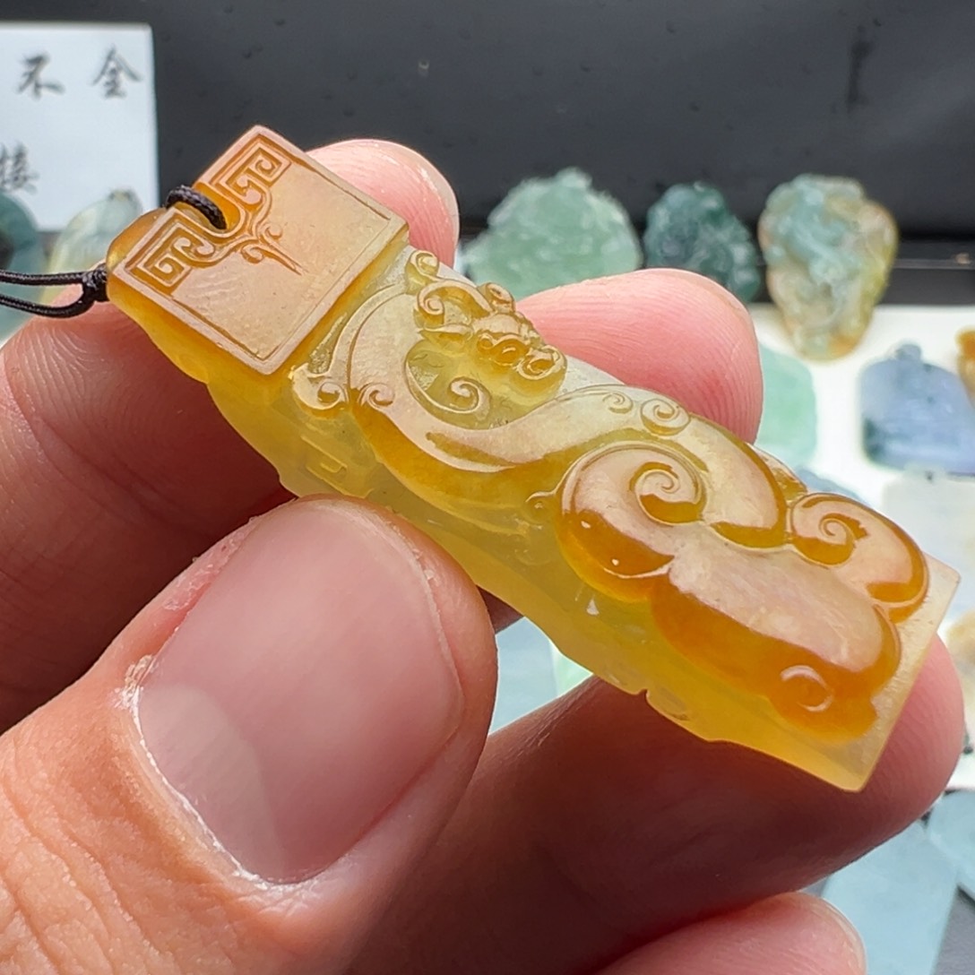 定制翡翠未镶嵌仿古龙