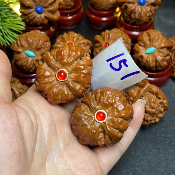 38蛤蟆151文玩核桃狮子