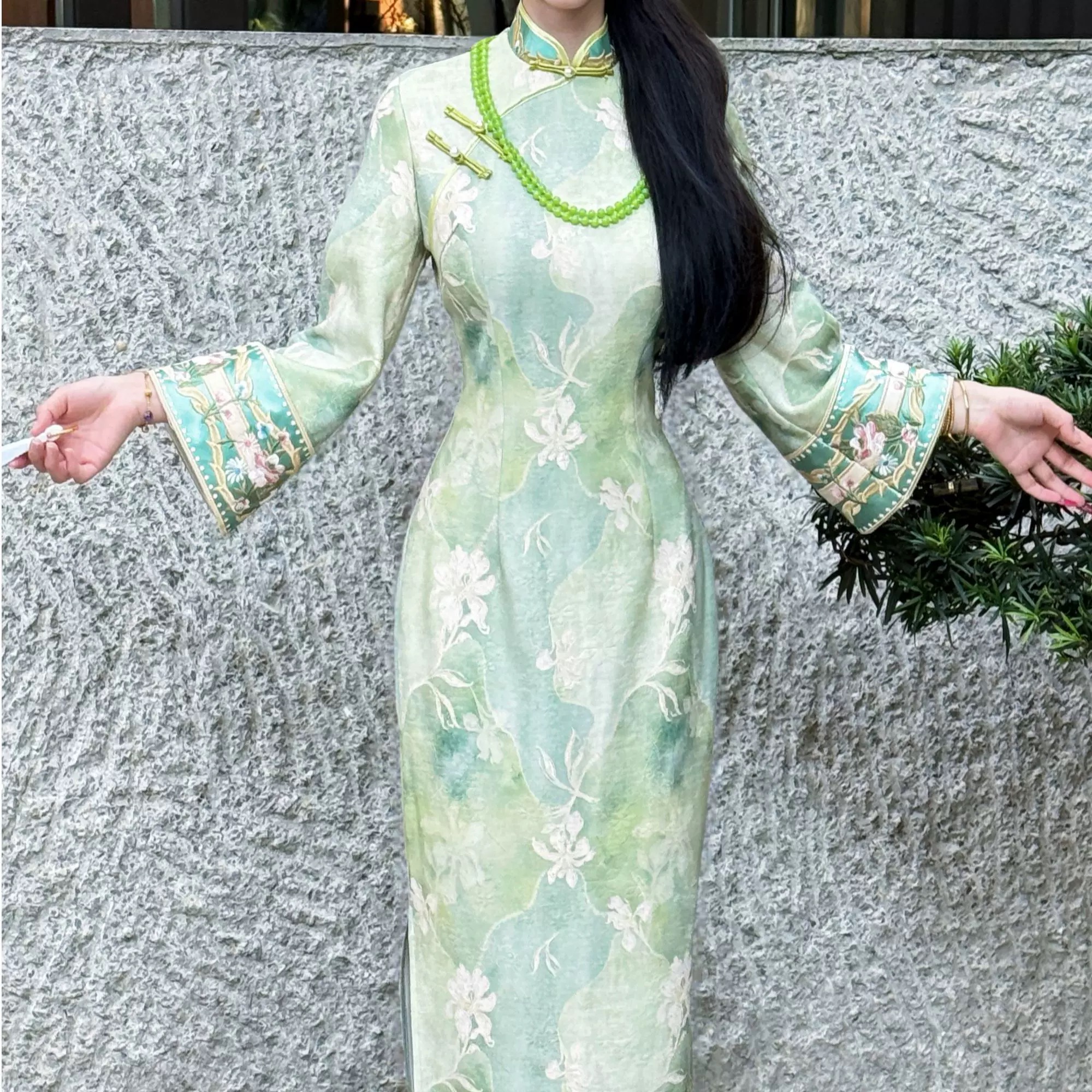 画报金夫人 自制秋冬厚款针织提花旗袍 英花绿颜倒大袖