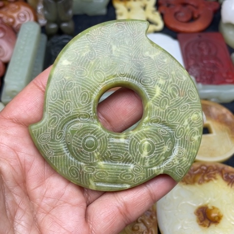 蛇纹石玉颈饰未镶嵌13