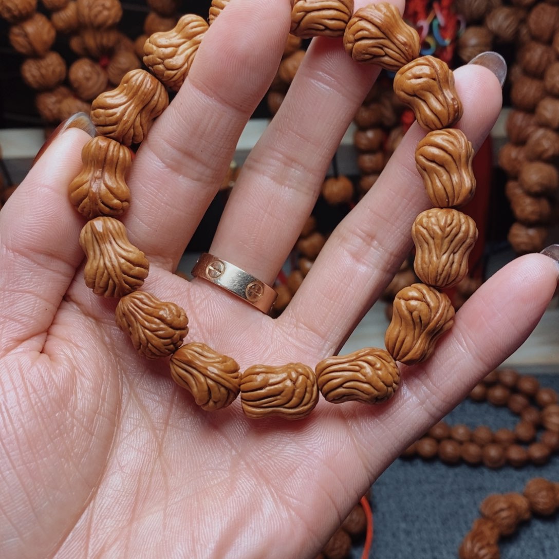 桃核吊坠龙纹桃枭