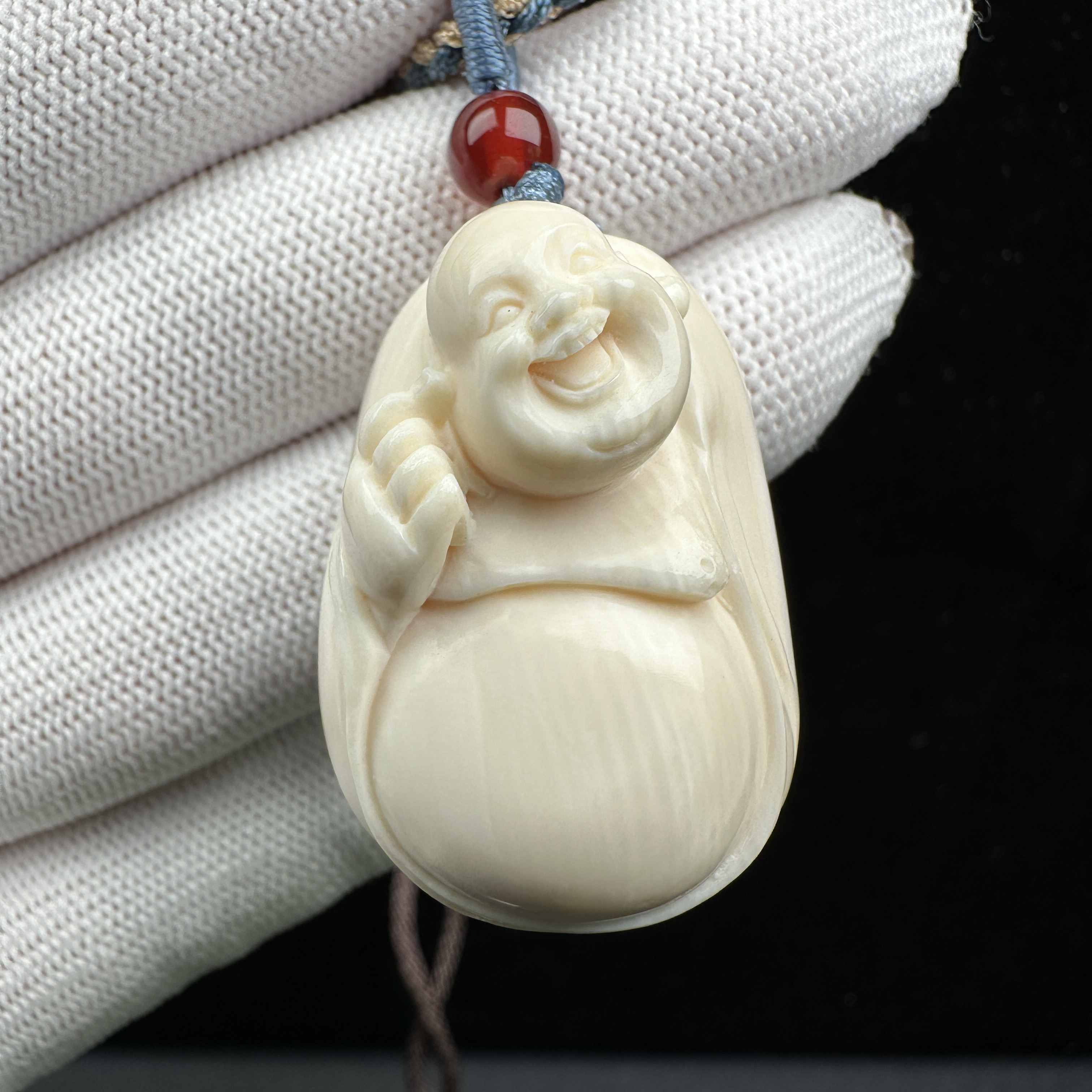 H86-51天然猛犸牙雕刻弥勒佛23*35*17mm支持鉴定 假一罚四