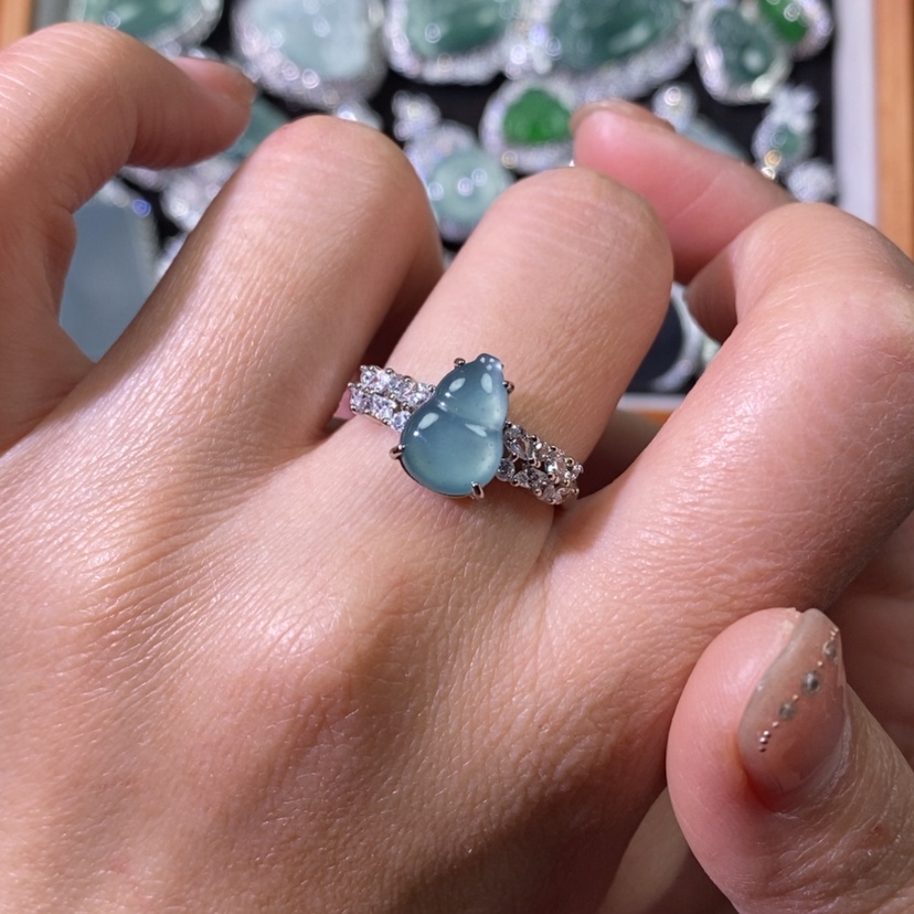 【闪购商品】翡翠颈饰未镶嵌天然