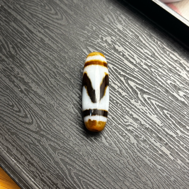   台珠仿老牙黄单牙37×12.5mm玛瑙锁骨链