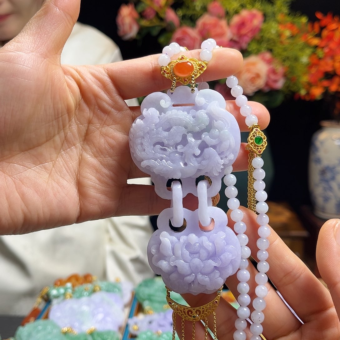 翡翠颈饰未镶嵌天然翡翠