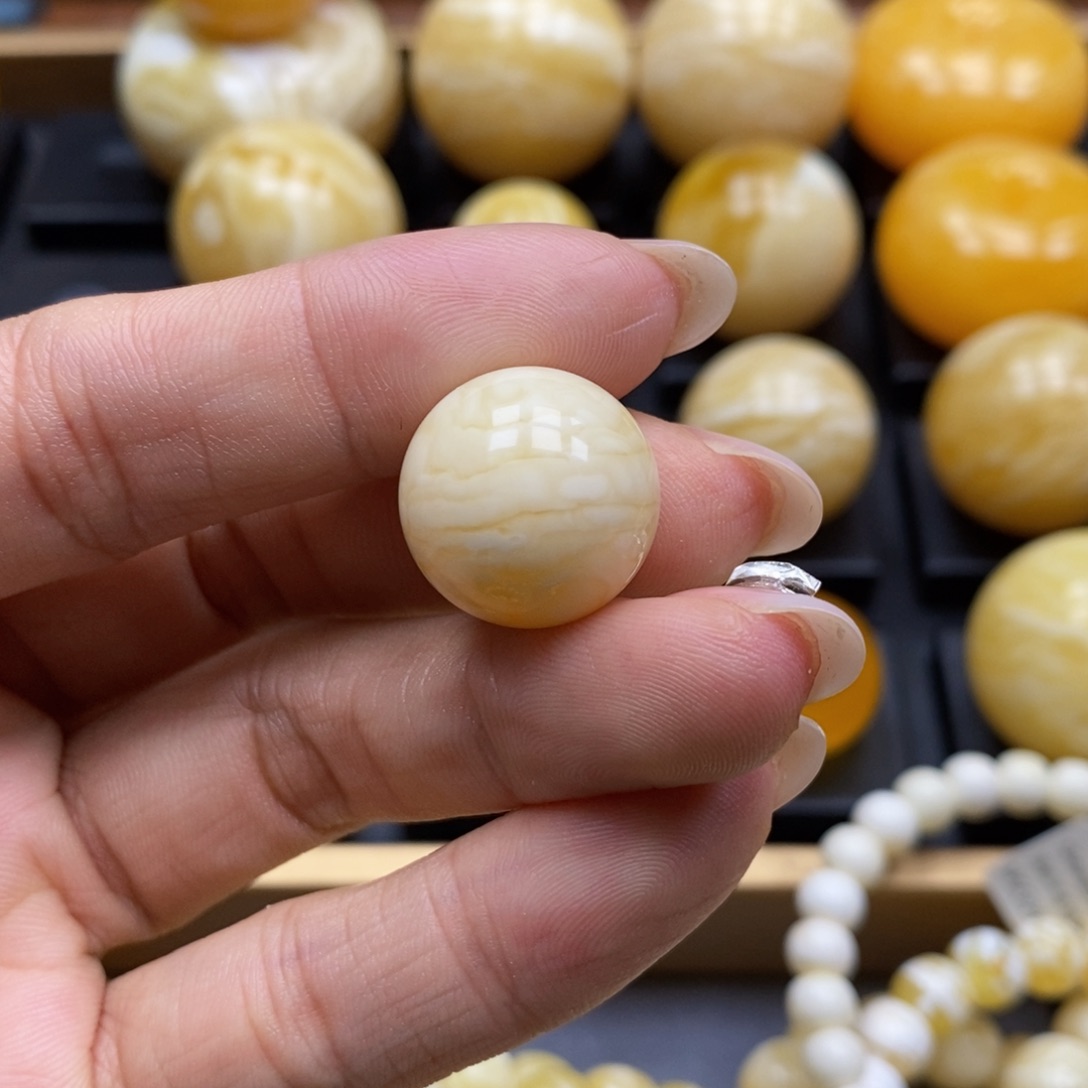 蜜蜡未镶嵌珠宝奇石金**?