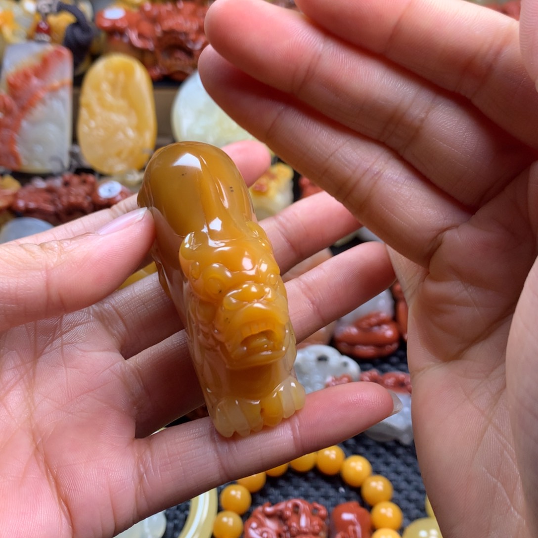 石英质玉（黄龙玉）挂件未镶嵌