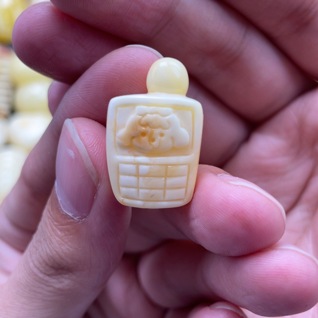 琥珀未镶嵌裸石蜜蜡