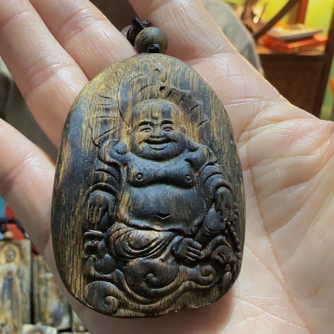 沉香吊坠海南老白奇笑口常开带绳20.3克