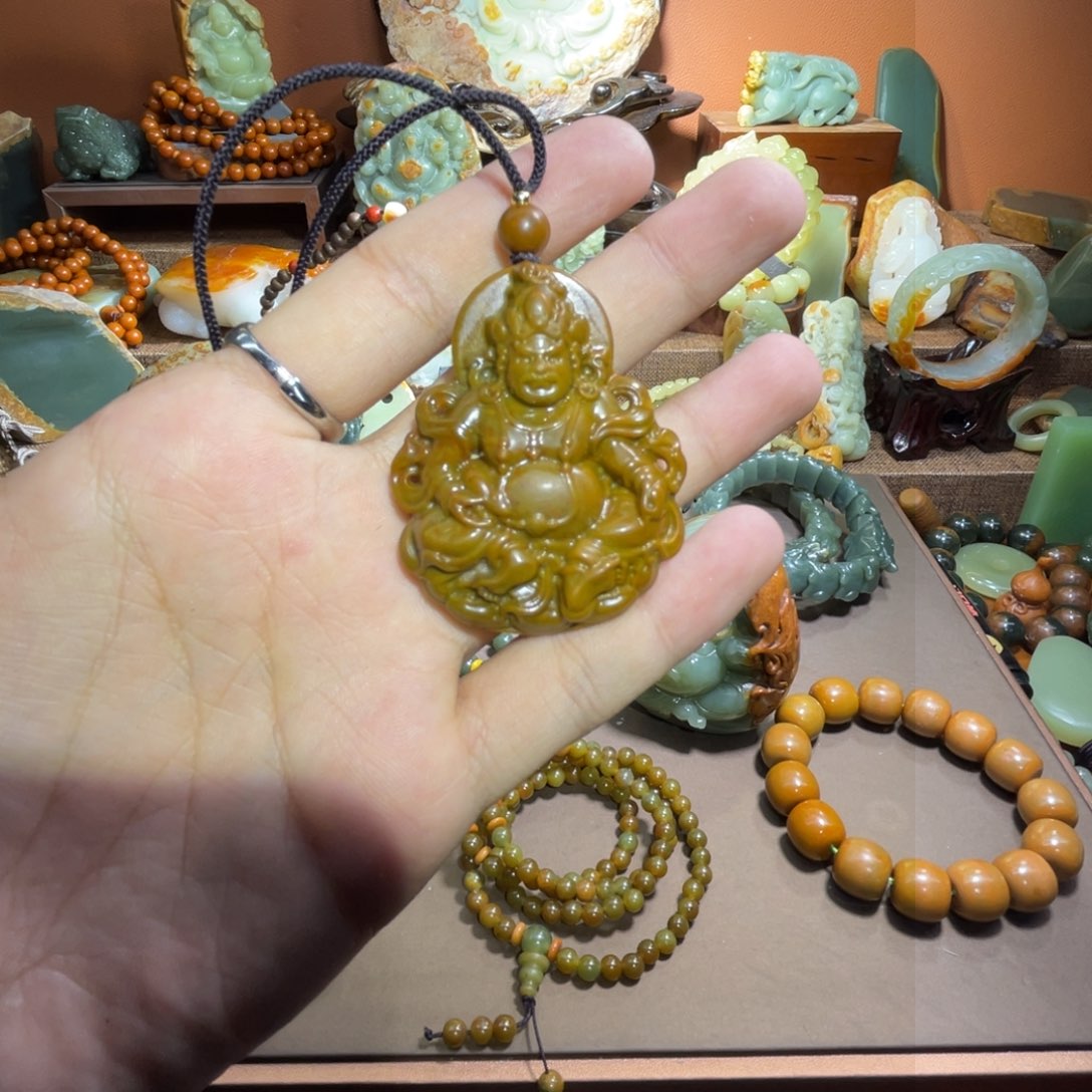 透闪石质玉黄财神未镶嵌