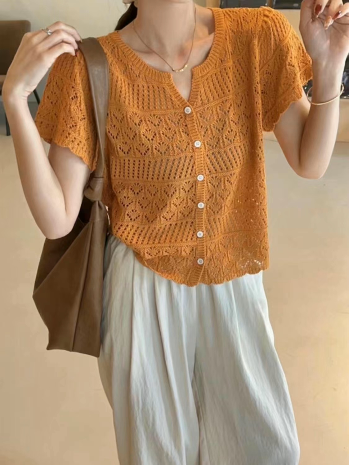 圆领短袖针织衫女夏季新款洋气镂空体恤韩版时尚百搭显瘦上衣