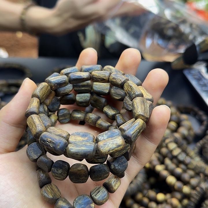 沉香碎屑沉香99分沉树心油随形单圈10克加多样性发一