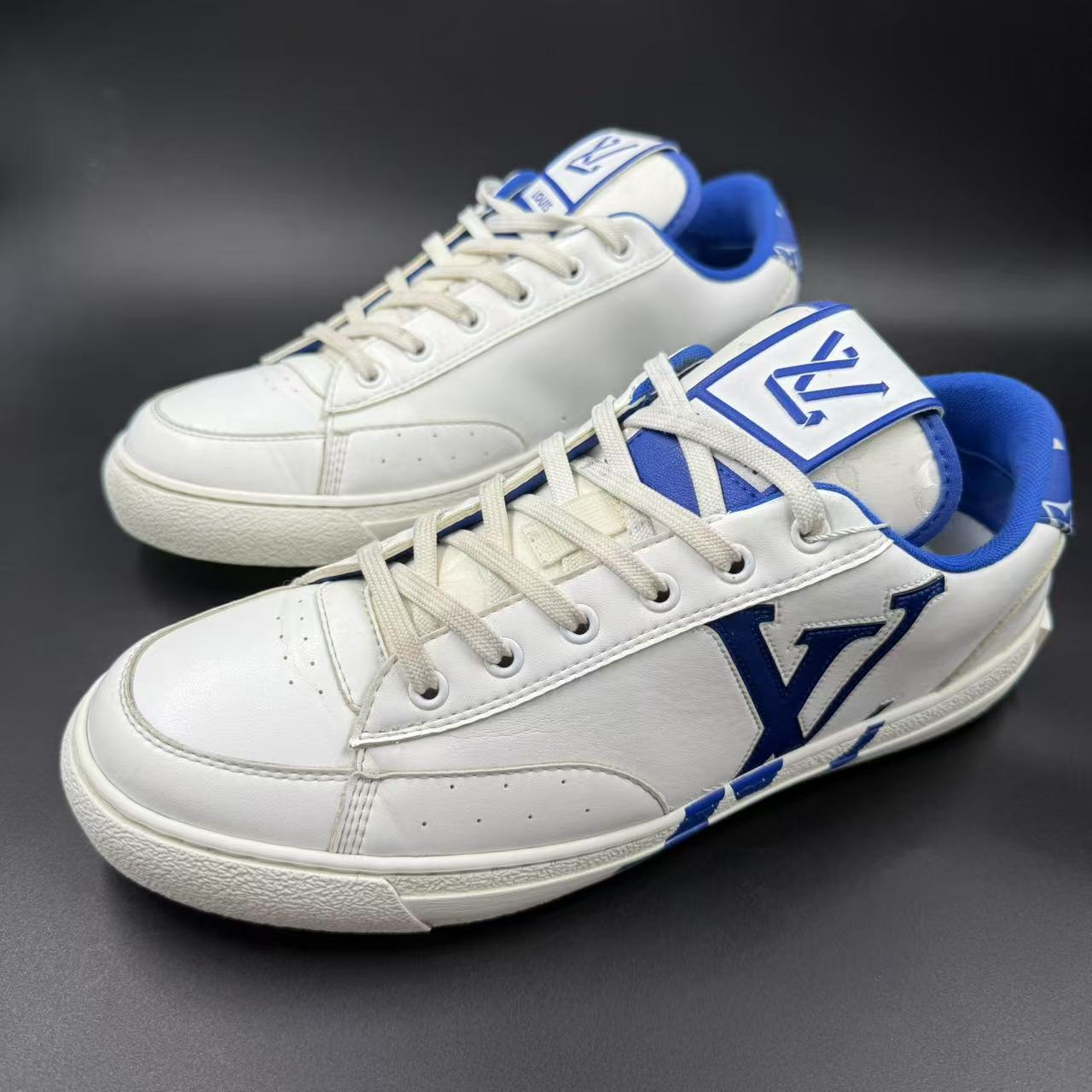 95新 LouisVuitton/路易威登 男士蓝白错位印花板鞋41.5码 cat749