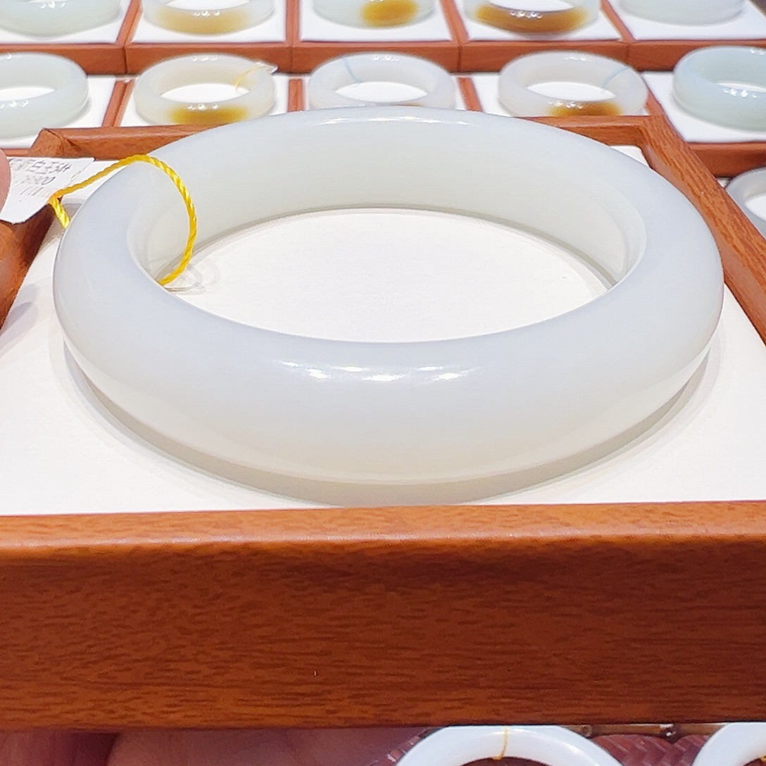 和田玉未镶嵌手镯羊脂白5455