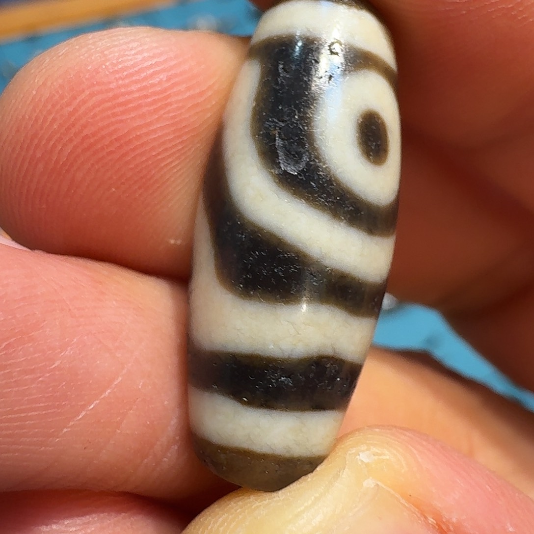 Y****o上肯老超小两眼珠