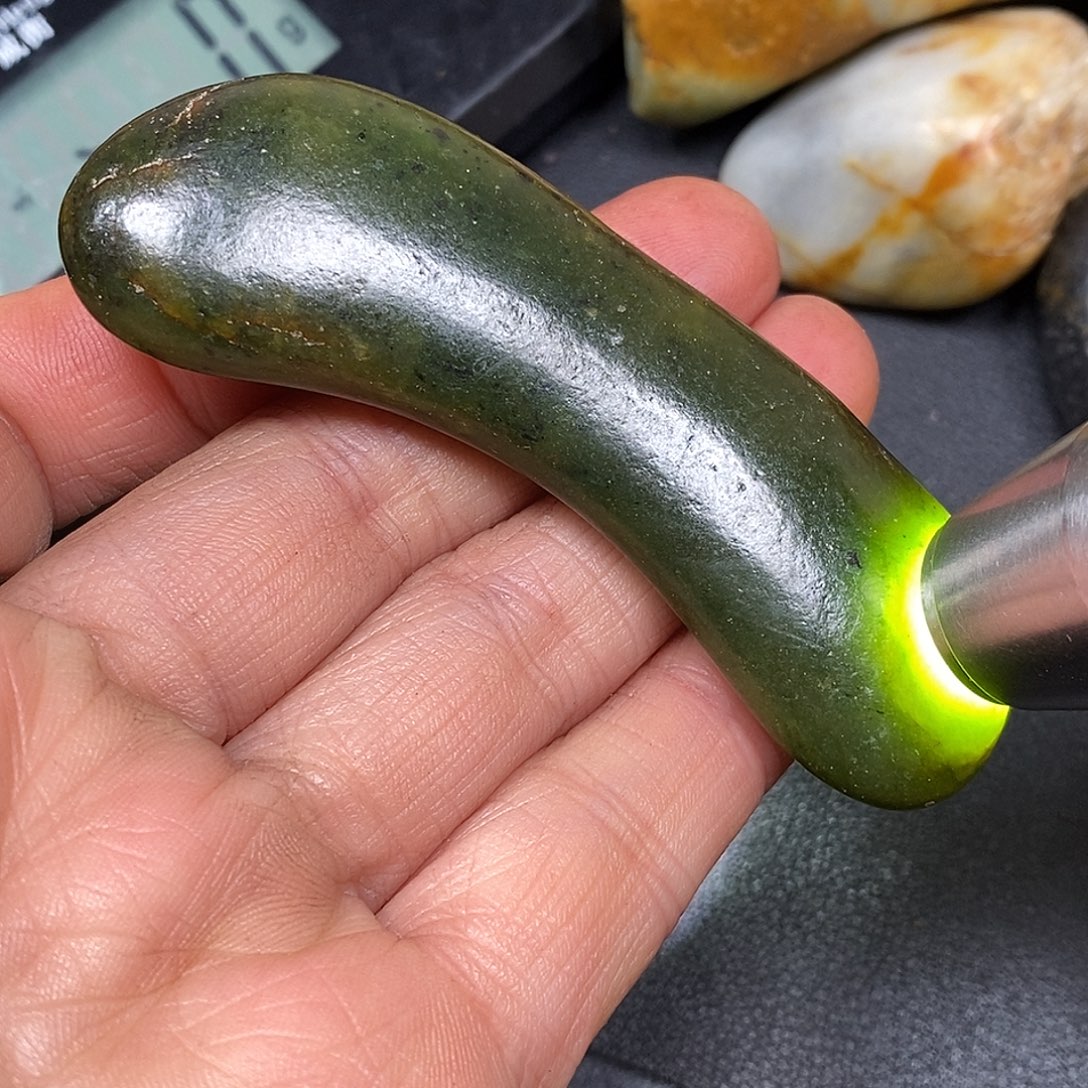 和田玉未镶嵌珠宝奇石