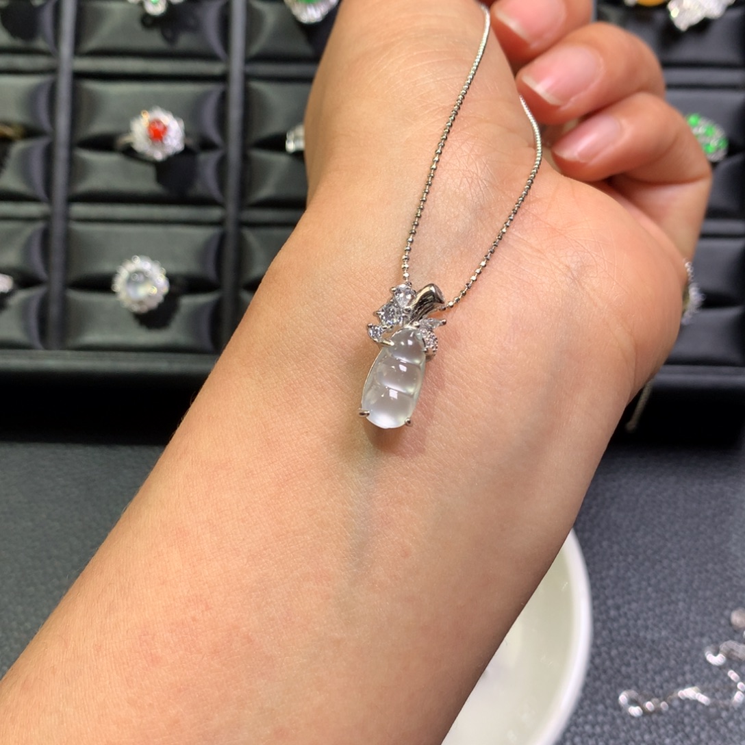 翡翠银S925镶嵌颈饰