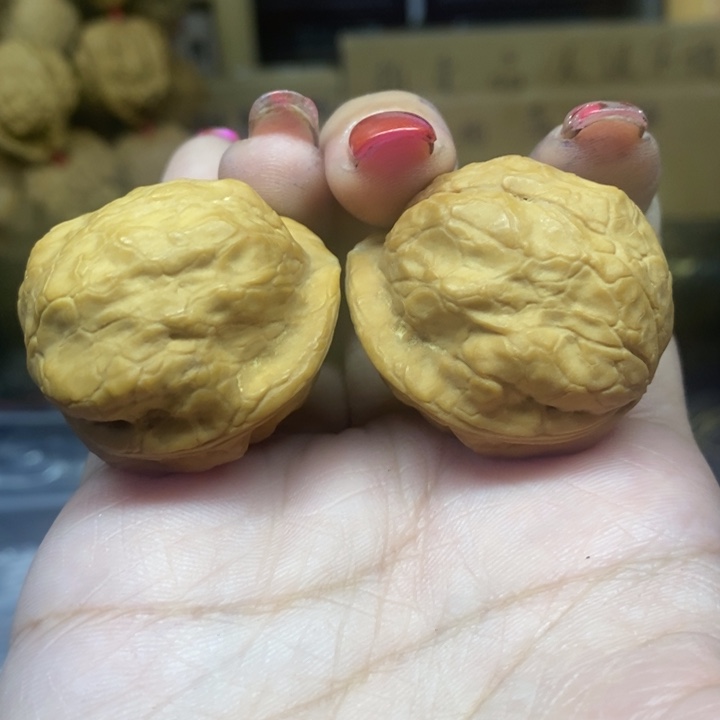 文玩核桃吊坠37铁鹦鹉补过