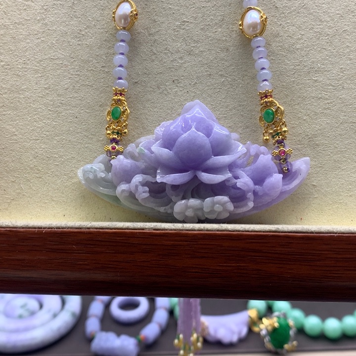 翡翠吊坠(不含链)未镶嵌