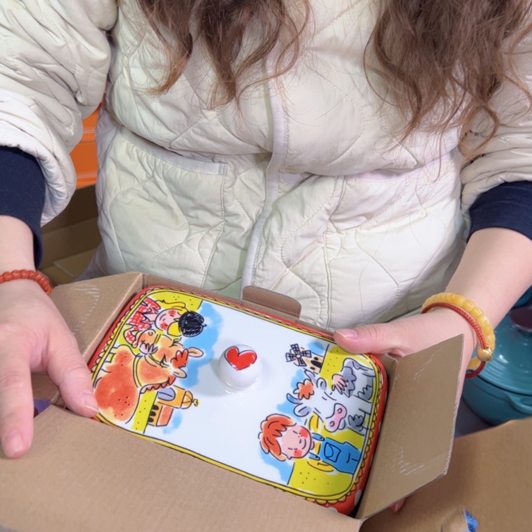 高***花陶瓷荷兰红色黄油盒