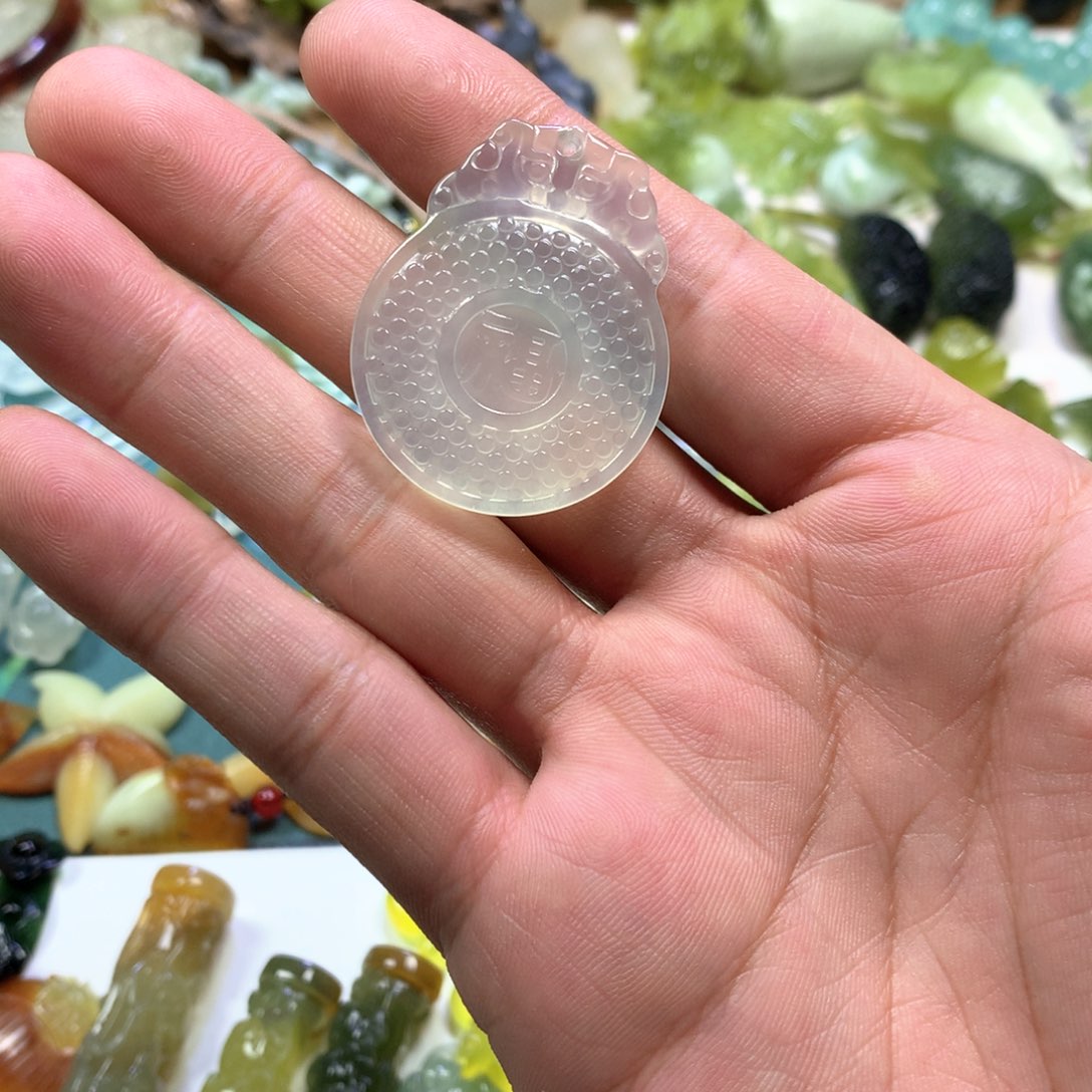 岫玉颈饰未镶嵌双面福牌