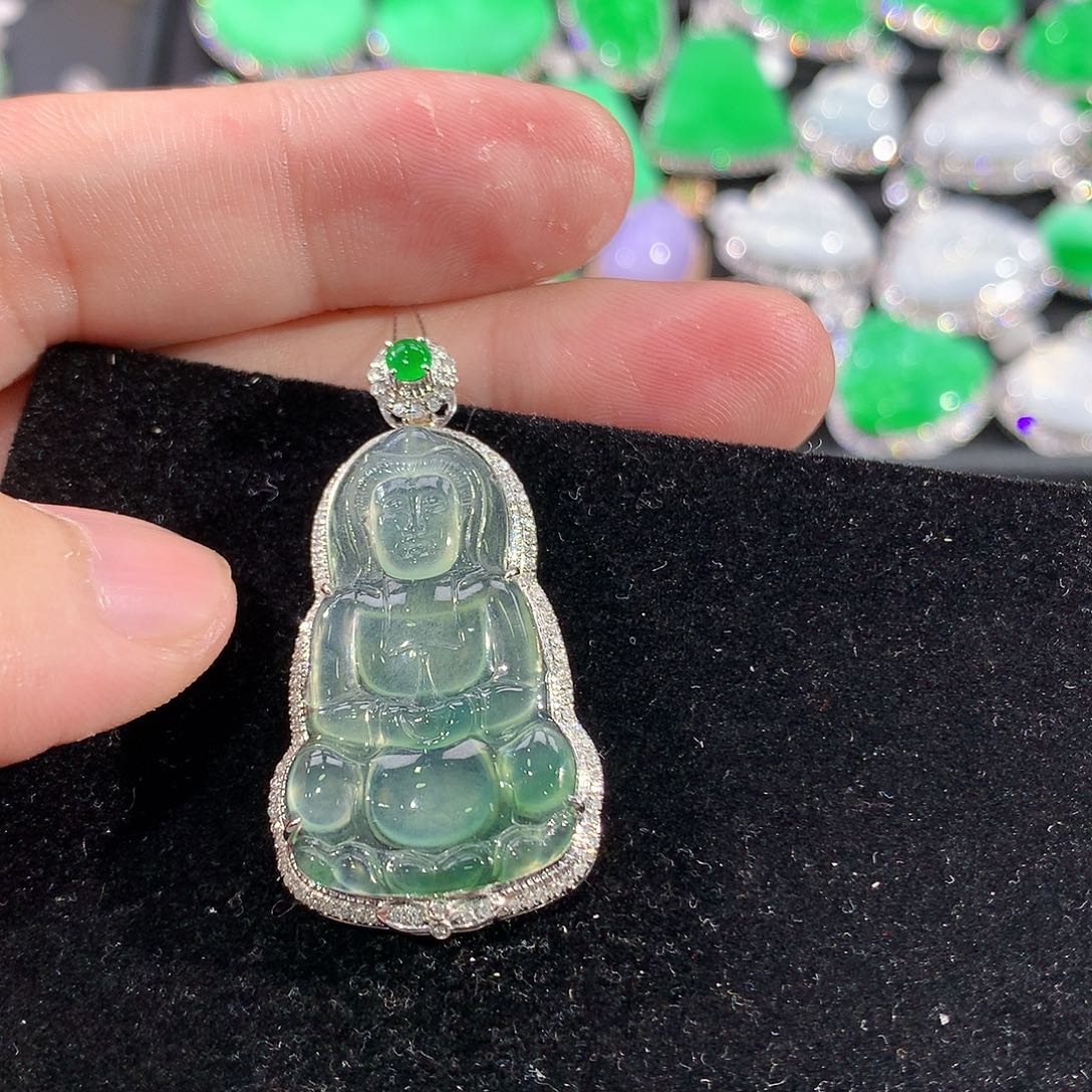翡翠18K金镶嵌颈饰