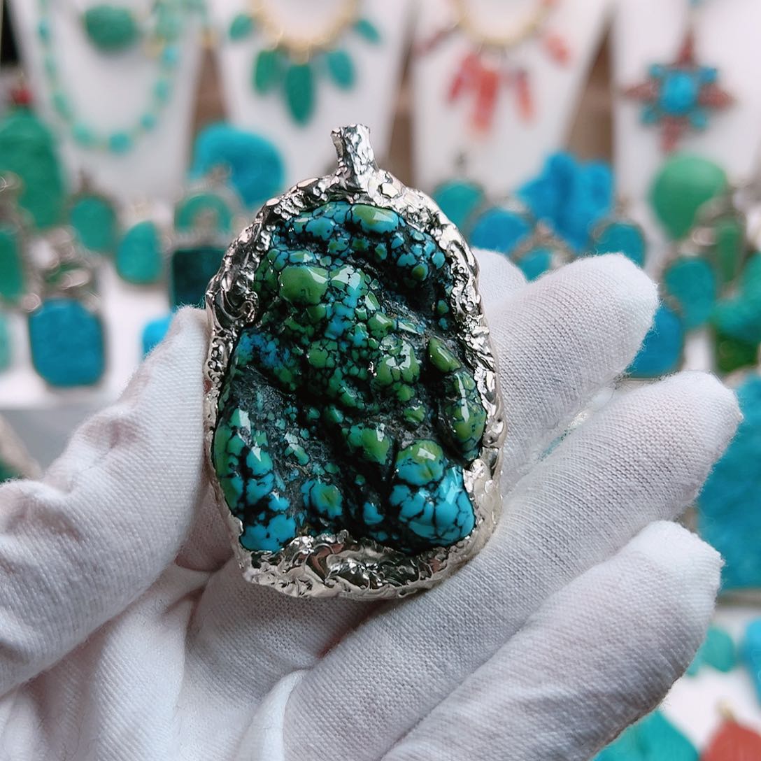 绿松石颈饰未镶嵌