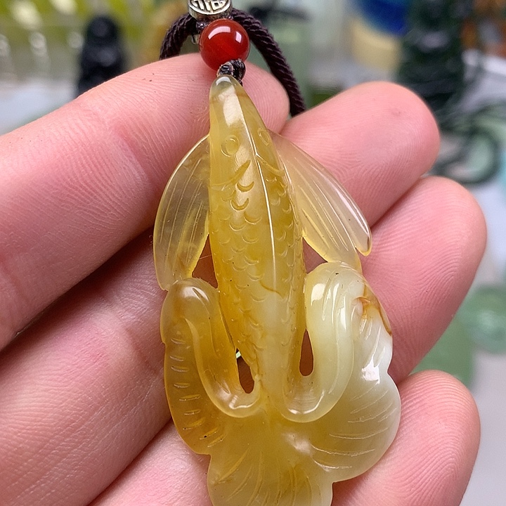 蛇纹石玉挂坠未镶嵌