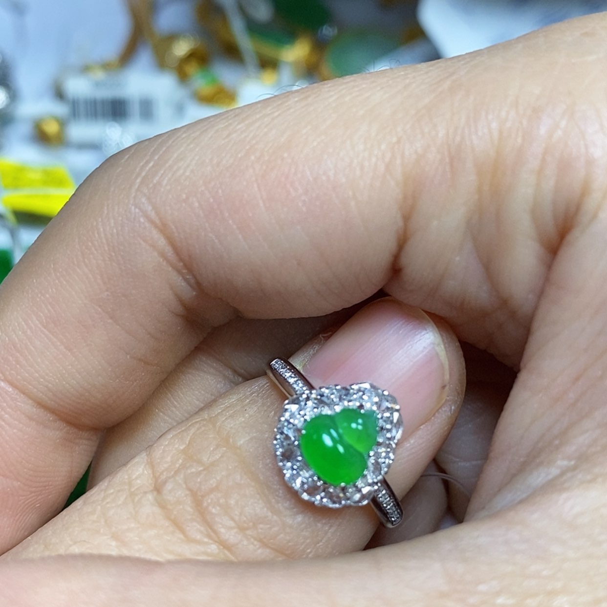【闪购商品】颈饰18K金镶嵌翡翠开*吊坠