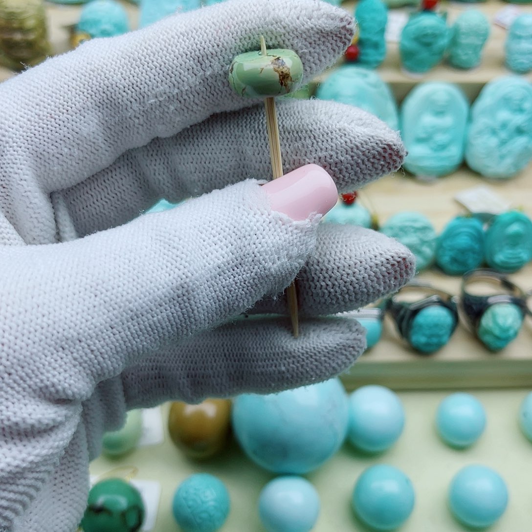 绿松石未镶嵌珠宝奇石