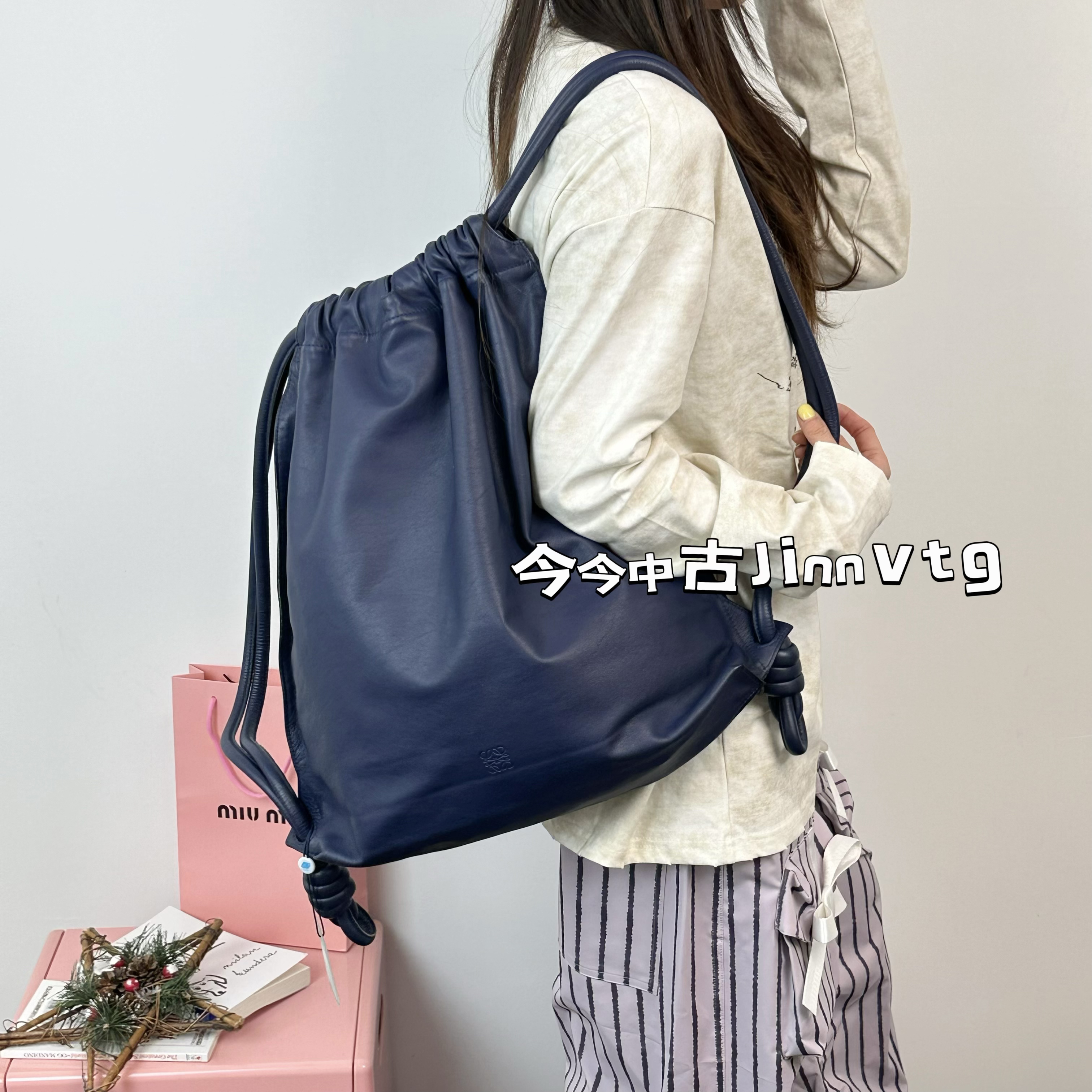 95新 LOEWE/罗意威 全皮抽绳福袋双肩包6