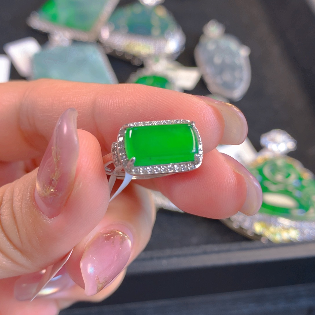 翡翠颈饰银S925镶嵌翡翠